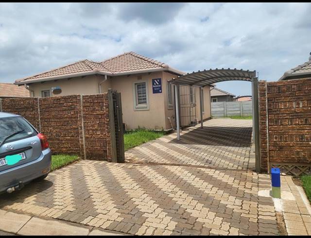 3 BEDROOM HOUSE FOR SALE IN SKY CITY